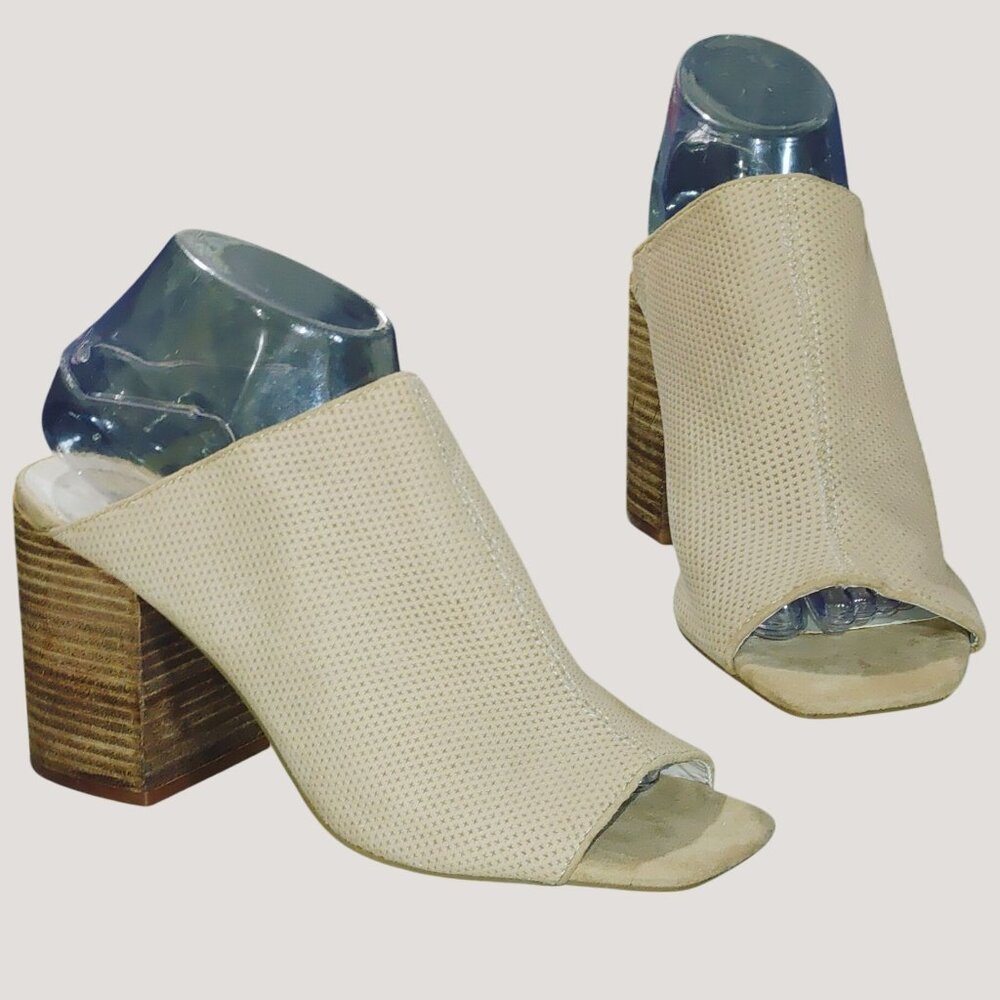 Kenneth Cole Size 9 Mule Sandal Medium Beige Perforated Leather Chunky Wood Heel
